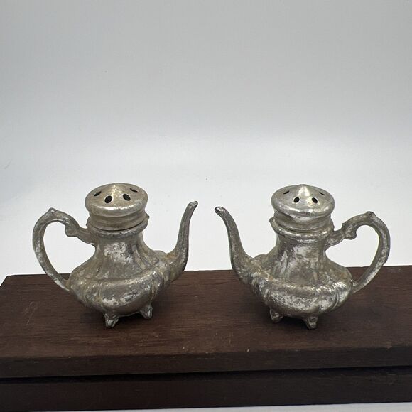 Vintage Salt And Pepper Shakers Silver Tone Tea Pot Coffee Pot So Cute! - Picture 1 of 12